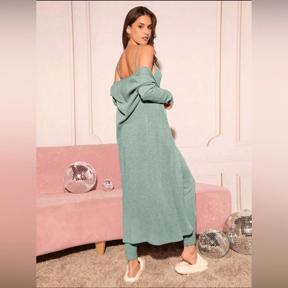 Comfy two piece set - Picture 2 of 4